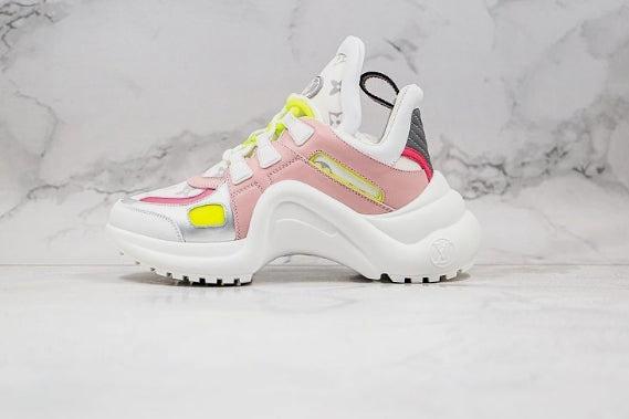 Les sneakers Louis Vuitton Archlight Femme représentent l’équilibre parfait entre l’élégance emblématique et l’innovation stylistique.
