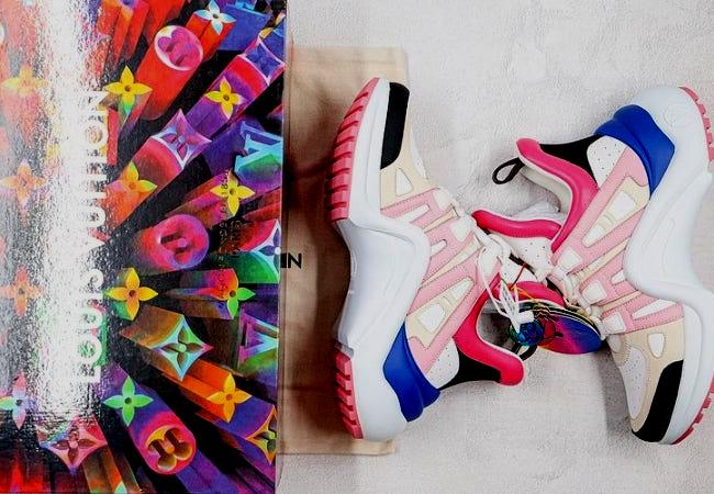 Les sneakers Louis Vuitton Archlight Femme représentent l’équilibre parfait entre l’élégance emblématique et l’innovation stylistique.