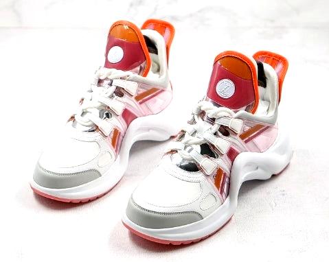Les sneakers Louis Vuitton Archlight Femme représentent l’équilibre parfait entre l’élégance emblématique et l’innovation stylistique.