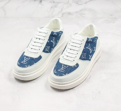 Les sneakers Louis Vuitton Low Femme représentent l’équilibre parfait entre l’élégance emblématique et l’innovation stylistique.