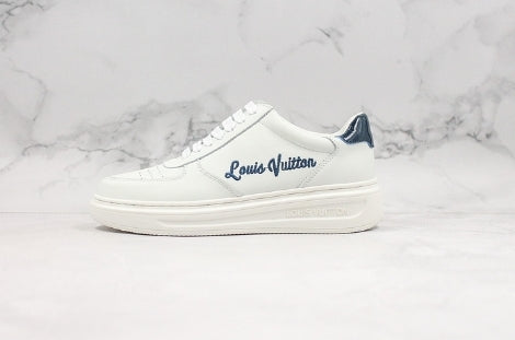Les sneakers Louis Vuitton Low Femme représentent l’équilibre parfait entre l’élégance emblématique et l’innovation stylistique.