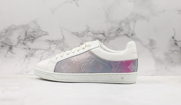 Les sneakers Louis Vuitton Low Femme représentent l’équilibre parfait entre l’élégance emblématique et l’innovation stylistique.