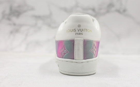 Les sneakers Louis Vuitton Low Femme représentent l’équilibre parfait entre l’élégance emblématique et l’innovation stylistique.