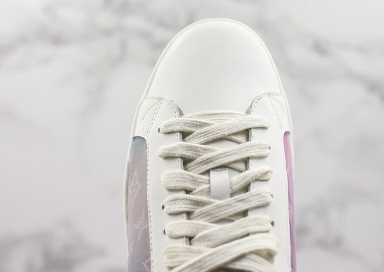Les sneakers Louis Vuitton Low Femme représentent l’équilibre parfait entre l’élégance emblématique et l’innovation stylistique.