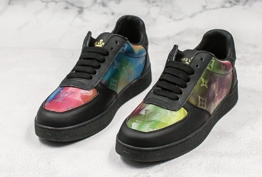 Les sneakers Louis Vuitton Low Femme représentent l’équilibre parfait entre l’élégance emblématique et l’innovation stylistique.