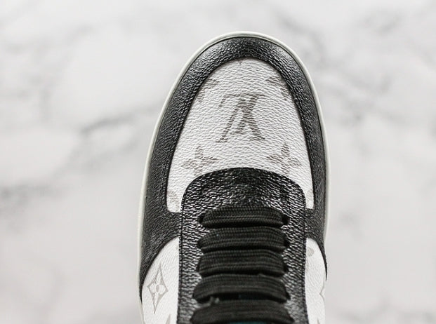 Les sneakers Louis Vuitton Low Femme représentent l’équilibre parfait entre l’élégance emblématique et l’innovation stylistique.