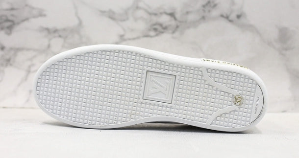 Les sneakers Louis Vuitton Low Femme représentent l’équilibre parfait entre l’élégance emblématique et l’innovation stylistique.