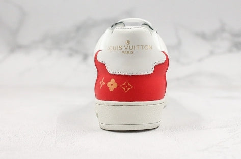 Les sneakers Louis Vuitton Low Femme représentent l’équilibre parfait entre l’élégance emblématique et l’innovation stylistique.