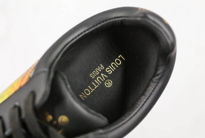 Les sneakers Louis Vuitton Low Femme représentent l’équilibre parfait entre l’élégance emblématique et l’innovation stylistique.