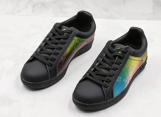 Les sneakers Louis Vuitton Low Femme représentent l’équilibre parfait entre l’élégance emblématique et l’innovation stylistique.