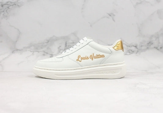 Les sneakers Louis Vuitton Low Femme représentent l’équilibre parfait entre l’élégance emblématique et l’innovation stylistique.