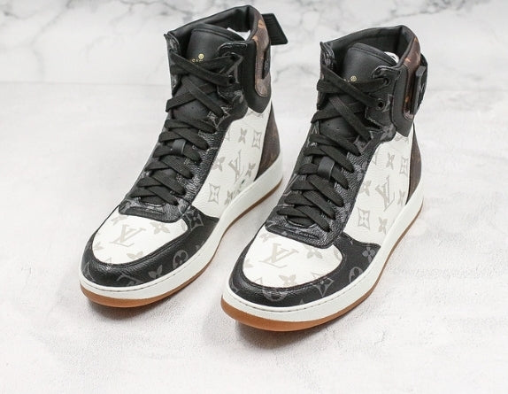 Les sneakers Louis Vuitton Femme représentent l’équilibre parfait entre l’élégance emblématique et l’innovation stylistique.