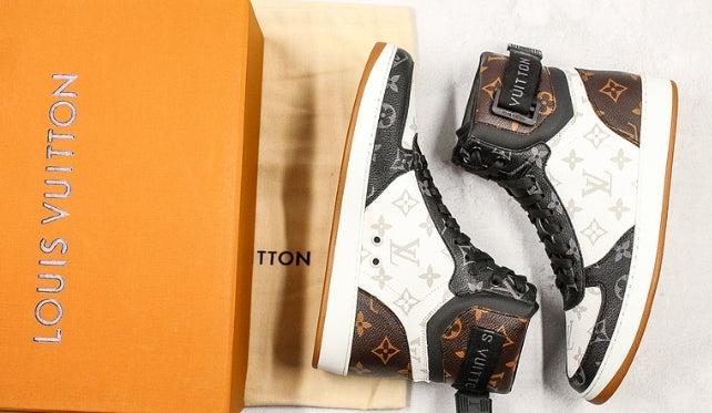 Les sneakers Louis Vuitton Femme représentent l’équilibre parfait entre l’élégance emblématique et l’innovation stylistique.
