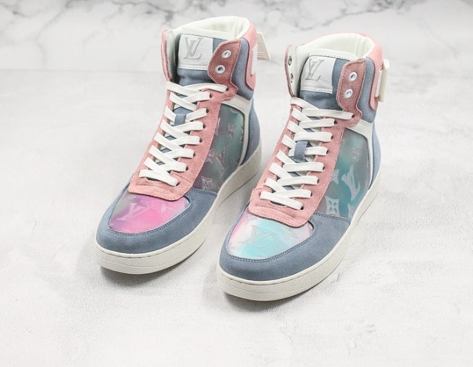 Les sneakers Louis Vuitton Femme représentent l’équilibre parfait entre l’élégance emblématique et l’innovation stylistique.