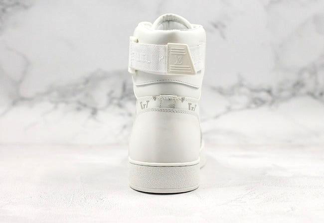 Les sneakers Louis Vuitton Femme représentent l’équilibre parfait entre l’élégance emblématique et l’innovation stylistique.