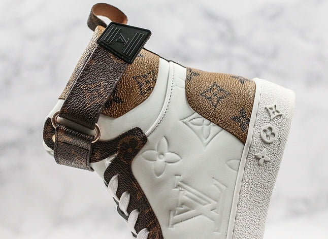 Les sneakers Louis Vuitton Femme représentent l’équilibre parfait entre l’élégance emblématique et l’innovation stylistique.