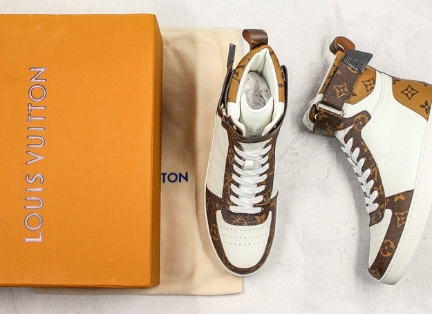 Les sneakers Louis Vuitton Femme représentent l’équilibre parfait entre l’élégance emblématique et l’innovation stylistique.