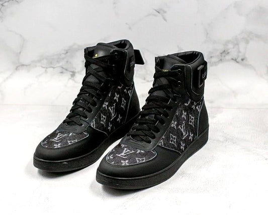 Les sneakers Louis Vuitton Femme représentent l’équilibre parfait entre l’élégance emblématique et l’innovation stylistique.