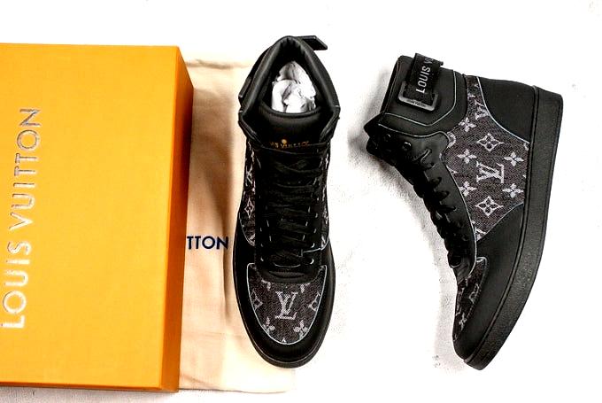 Les sneakers Louis Vuitton Femme représentent l’équilibre parfait entre l’élégance emblématique et l’innovation stylistique.
