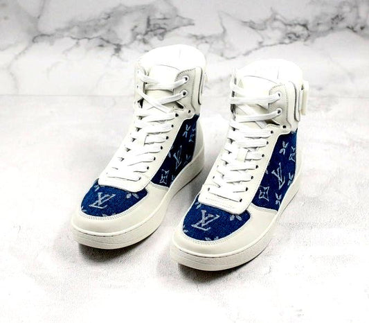 Les sneakers Louis Vuitton Femme représentent l’équilibre parfait entre l’élégance emblématique et l’innovation stylistique.
