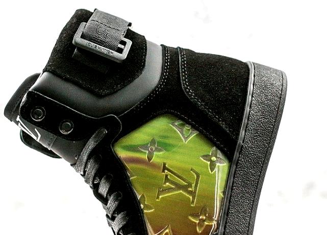 Les sneakers Louis Vuitton Femme représentent l’équilibre parfait entre l’élégance emblématique et l’innovation stylistique.