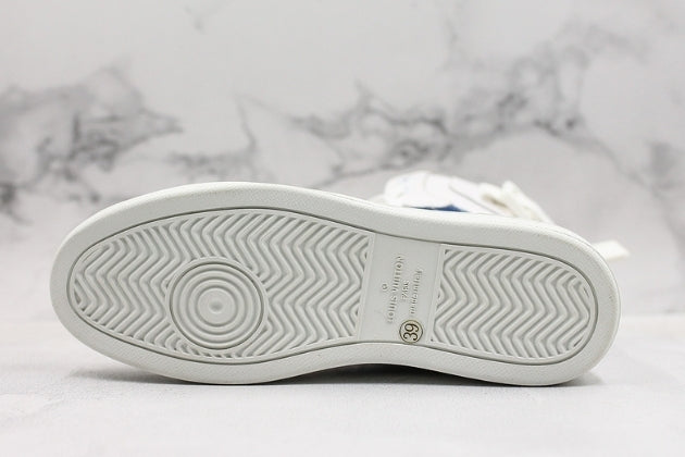 Les sneakers Louis Vuitton Femme représentent l’équilibre parfait entre l’élégance emblématique et l’innovation stylistique.