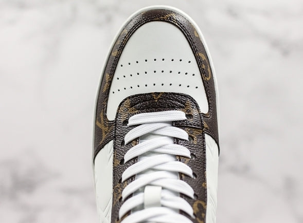 Les sneakers Louis Vuitton Femme représentent l’équilibre parfait entre l’élégance emblématique et l’innovation stylistique.