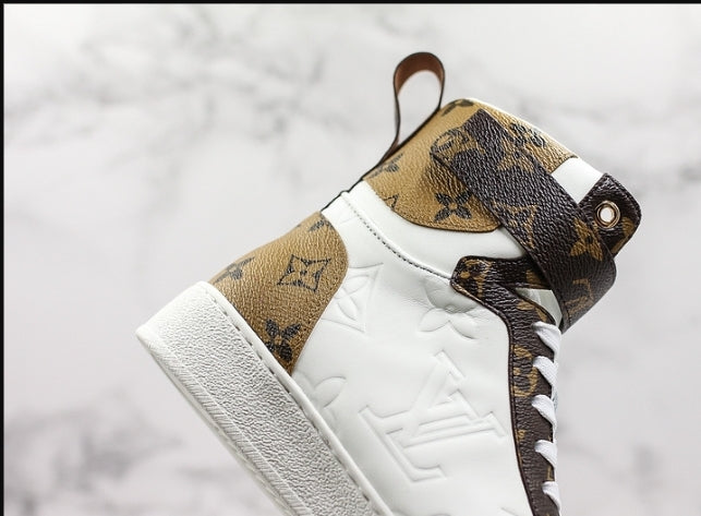 Les sneakers Louis Vuitton Femme représentent l’équilibre parfait entre l’élégance emblématique et l’innovation stylistique.