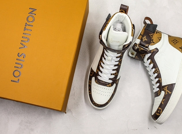 Les sneakers Louis Vuitton Femme représentent l’équilibre parfait entre l’élégance emblématique et l’innovation stylistique.