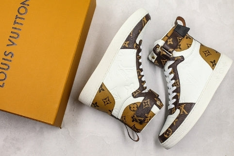 Les sneakers Louis Vuitton Femme représentent l’équilibre parfait entre l’élégance emblématique et l’innovation stylistique.