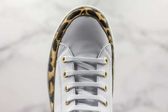 Les sneakers Louis Vuitton Femme représentent l’équilibre parfait entre l’élégance emblématique et l’innovation stylistique.