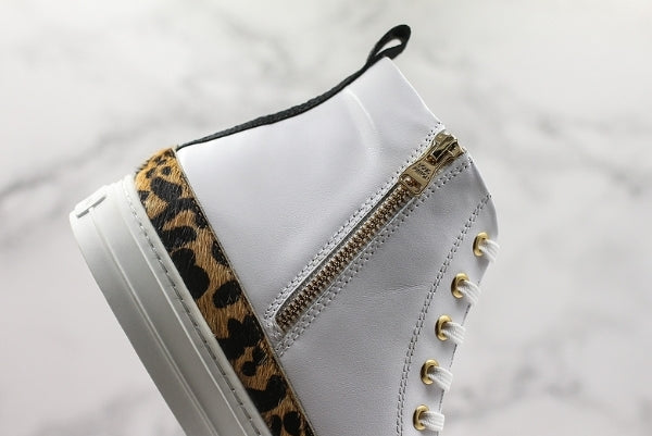 Les sneakers Louis Vuitton Femme représentent l’équilibre parfait entre l’élégance emblématique et l’innovation stylistique.