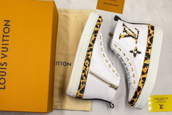 Les sneakers Louis Vuitton Femme représentent l’équilibre parfait entre l’élégance emblématique et l’innovation stylistique.