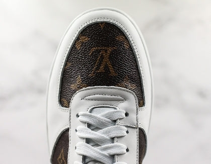 Les sneakers Louis Vuitton Femme représentent l’équilibre parfait entre l’élégance emblématique et l’innovation stylistique.