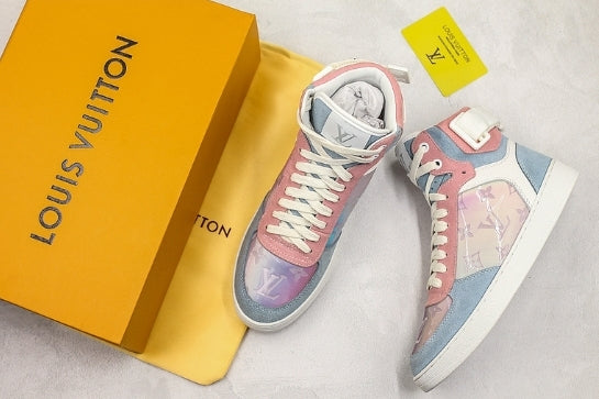 Les sneakers Louis Vuitton Femme représentent l’équilibre parfait entre l’élégance emblématique et l’innovation stylistique.
