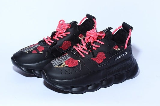 les sneakers Versace Femme sont un témoignage de l'engagement de Versace à combiner style et extravagance. Exceptionnel 