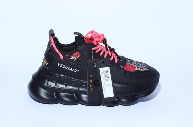 les sneakers Versace Femme sont un témoignage de l'engagement de Versace à combiner style et extravagance. Exceptionnel 
