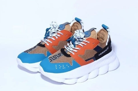 les sneakers Versace Femme sont un témoignage de l'engagement de Versace à combiner style et extravagance. Exceptionnel 