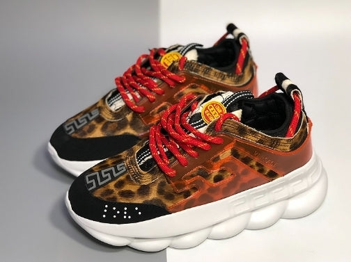 les sneakers Versace Femme sont un témoignage de l'engagement de Versace à combiner style et extravagance. Exceptionnel 