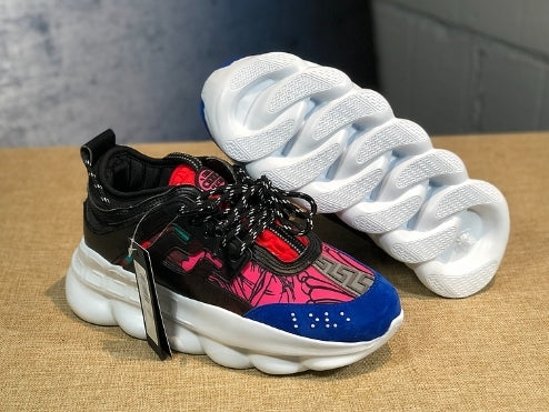 les sneakers Versace Femme sont un témoignage de l'engagement de Versace à combiner style et extravagance. Exceptionnel 