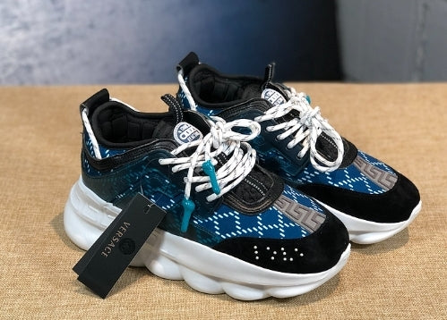 les sneakers Versace Femme sont un témoignage de l'engagement de Versace à combiner style et extravagance. Exceptionnel 