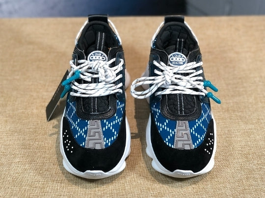 les sneakers Versace Femme sont un témoignage de l'engagement de Versace à combiner style et extravagance. Exceptionnel 