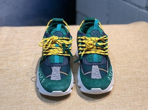 les sneakers Versace Femme sont un témoignage de l'engagement de Versace à combiner style et extravagance. Exceptionnel 