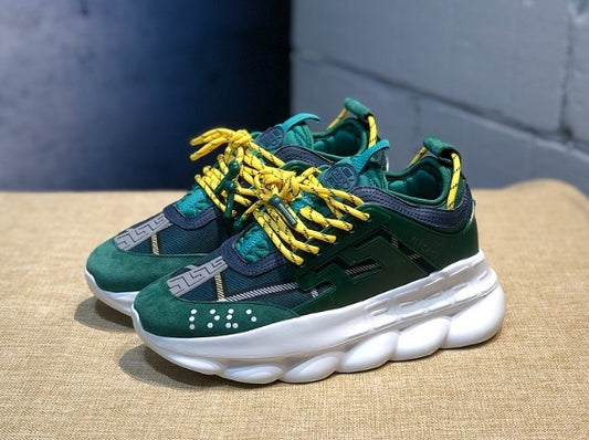 les sneakers Versace Femme sont un témoignage de l'engagement de Versace à combiner style et extravagance. Exceptionnel 