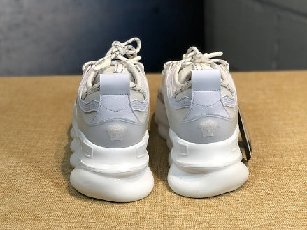 les sneakers Versace Femme sont un témoignage de l'engagement de Versace à combiner style et extravagance. Exceptionnel 
