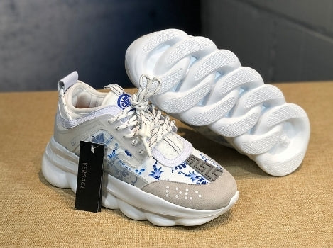  les sneakers Versace Femme sont un témoignage de l'engagement de Versace à combiner style et extravagance. Exceptionnel 