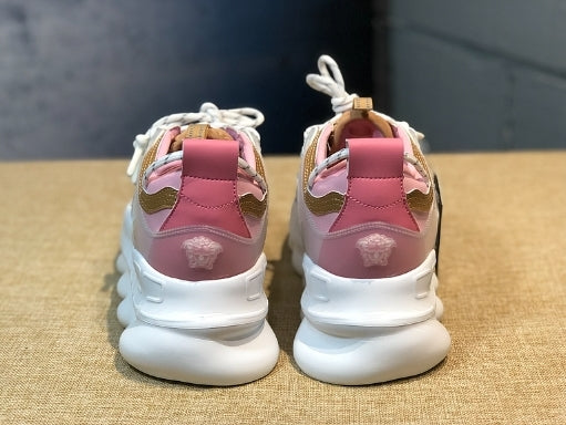  les sneakers Versace Femme sont un témoignage de l'engagement de Versace à combiner style et extravagance. Exceptionnel 