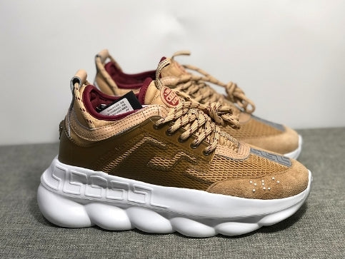 Résultats de l'évolution emblématique de la marque Versace, les chaussures Versace Femme sont un témoignage de l'engagement de Versace à combiner style et extravagance.