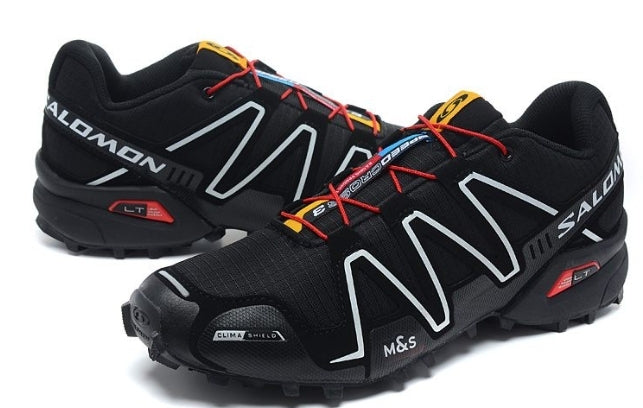 Les baskets Salomon Speed Cross III 1 Femme sont un témoignage de l'engagement de Salomon à combiner style et innovation.