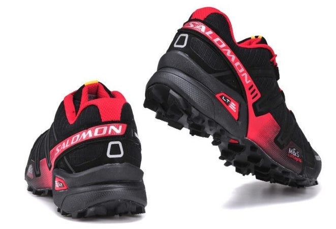 Les baskets Salomon Speed Cross III 1 Femme sont un témoignage de l'engagement de Salomon à combiner style et innovation.